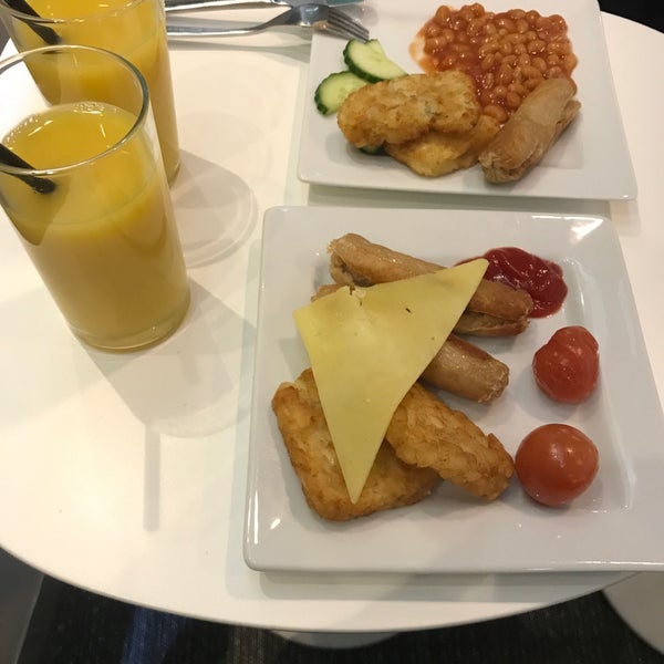 Photo taken at SkyTeam VIP Lounge by Majed on 12/22/2019