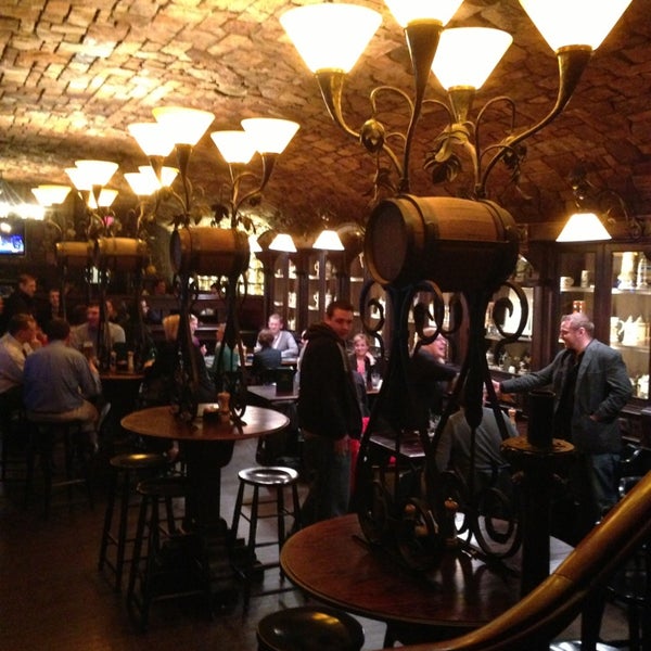 Foto tirada no(a) Schneithorst&#39;s Restaurant &amp; Bar por Miranda C. em 3/15/2013