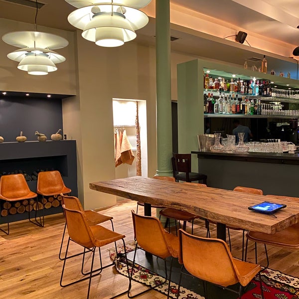 Foto tomada en Levante - Mezze Bar &amp; Restaurant  por Afnan el 7/29/2021