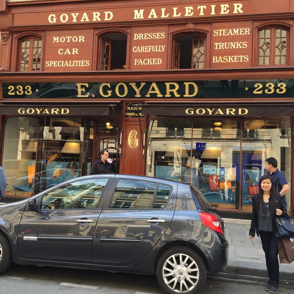 MAISON GOYARD - LE CHIC DU CHIEN - 352 rue St Honoré, Paris