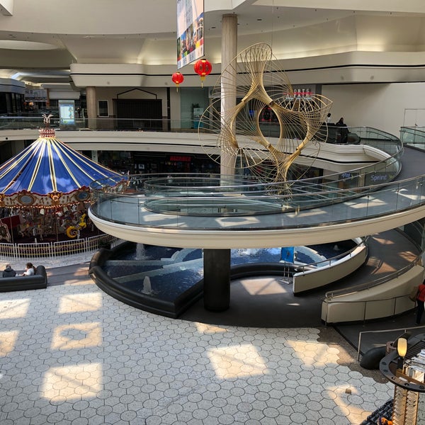 Hilltop Mall Shopping Mall in San Pablo