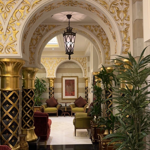 Das Foto wurde bei Waldorf Astoria Jeddah - Qasr Al Sharq von Saleh am 4/12/2023 aufgenommen