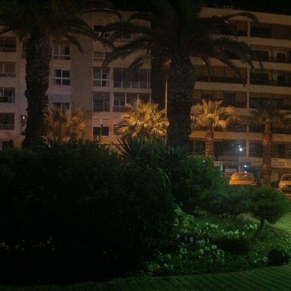 Loseley park room. Прибалтика море песок красивые фотографии. Река времен гравюра. Мор парк. Уильям тернер гравюры.