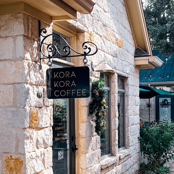 Photo taken at Kora Kora Coffee by HBM on 12/7/2023
