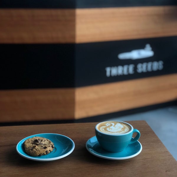 Foto tirada no(a) Three Seeds Coffee por Salaah A. em 7/21/2018