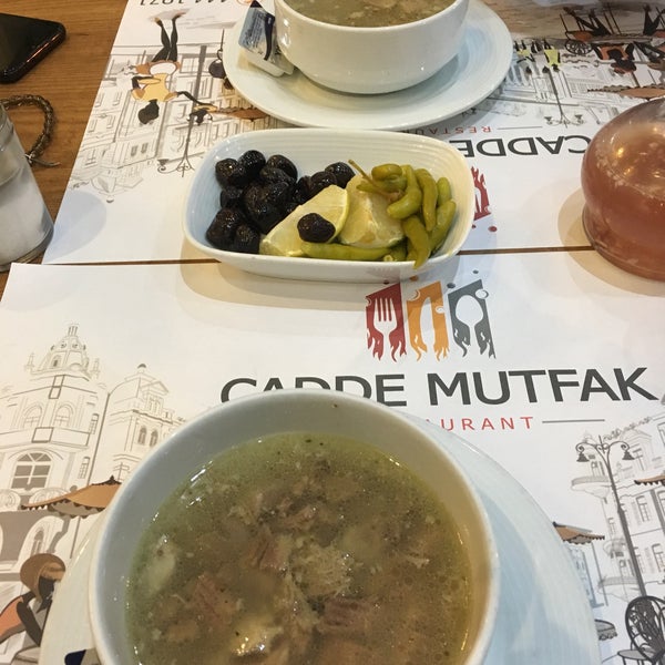 Снимок сделан в Cadde Mutfak Restaurant пользователем Fırat E. 10/14/2019