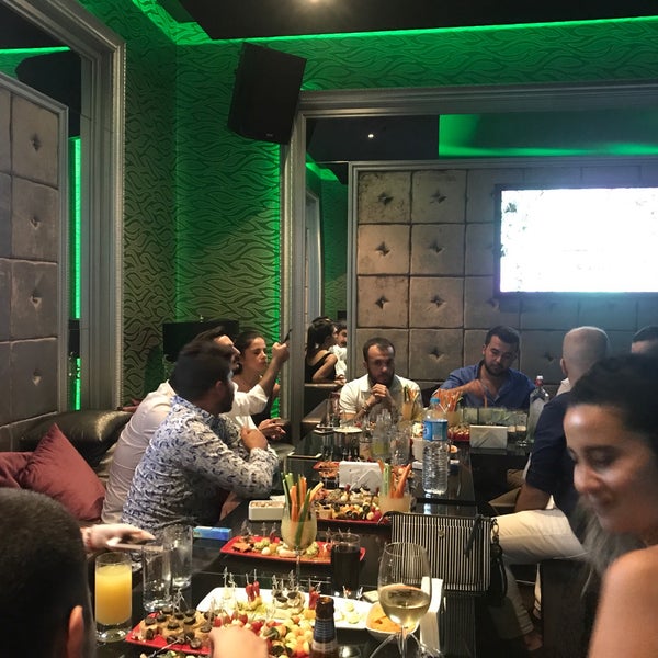 Das Foto wurde bei Kalina Bar Restaurant von Çağatay D. am 7/1/2017 aufgenommen