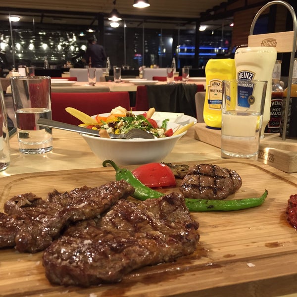 12/25/2014にFaruk K.がOra&#39; Steak &amp; Burgersで撮った写真