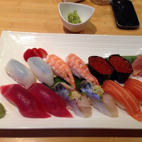Das Foto wurde bei Miso Japanese Restaurant von Azamat K. am 8/20/2014 aufgenommen