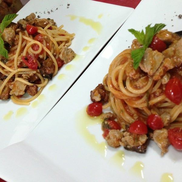 รูปภาพถ่ายที่ Badalamenti Cucina e Bottega โดย Marco B. เมื่อ 5/15/2013