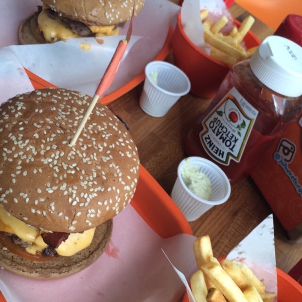 Foto scattata a Johnnie Special Burger da Caio S. il 12/26/2015
