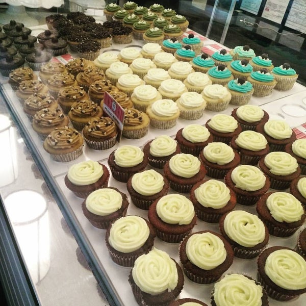 Photo taken at GIGI Coffee &amp; Cupcakes by Maia E. on 9/27/2015