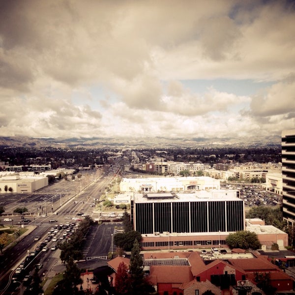 12/24/2012にCas H.がHilton Woodland Hills/Los Angelesで撮った写真