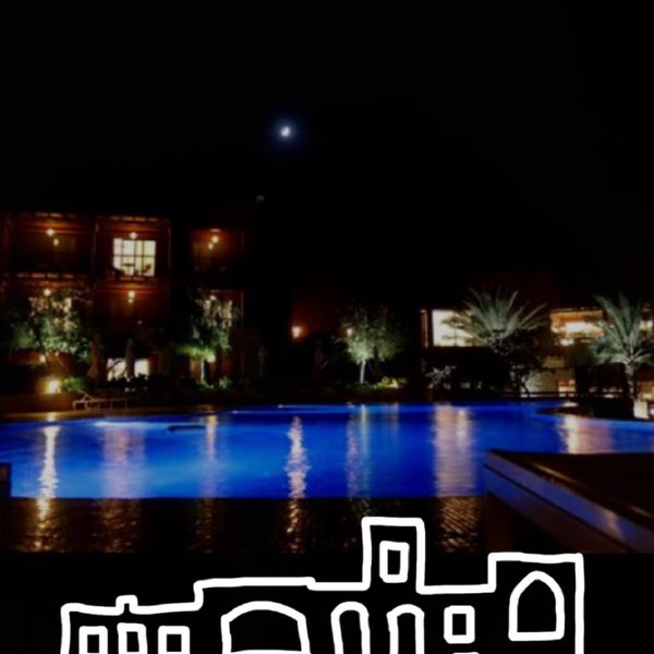 รูปภาพถ่ายที่ Mövenpick Resort &amp; Residences Aqaba โดย AB . เมื่อ 9/4/2021