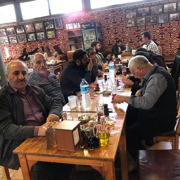 Das Foto wurde bei Madalyalı Restaurant von Sönmez Ö. am 11/21/2019 aufgenommen