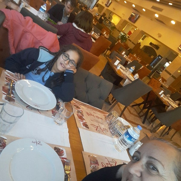 Foto scattata a Divan-ı Sofra Restaurant da Yasemin D. il 12/28/2018