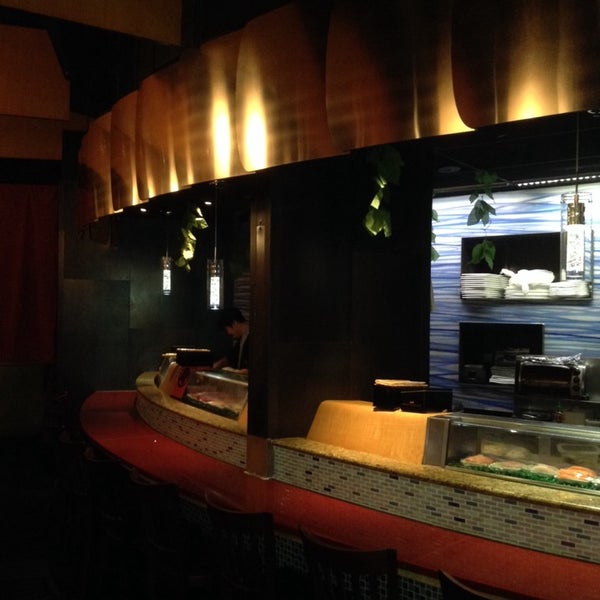 Photo taken at Kazu Japanese Restaurant by Laura P. on 11/29/2014
