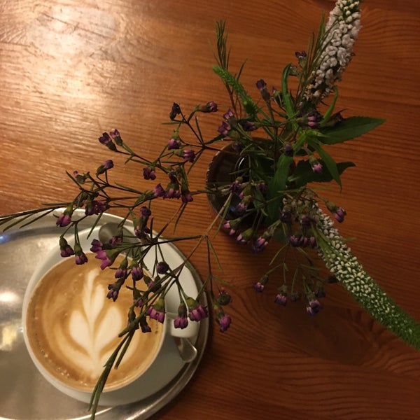 3/20/2018 tarihinde Marie F.ziyaretçi tarafından Sicily café'de çekilen fotoğraf