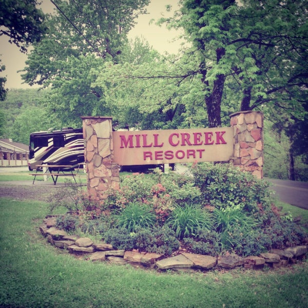 Das Foto wurde bei Mill Creek Resort von Panas S. am 4/30/2013 aufgenommen