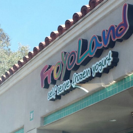 Froyoland - Murrieta, CA