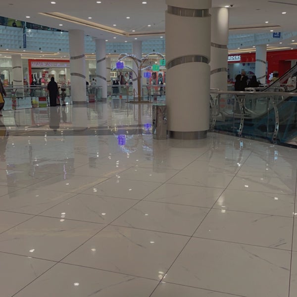 Foto tirada no(a) Oman Avenues Mall por ALWALEED&#39; em 7/16/2022