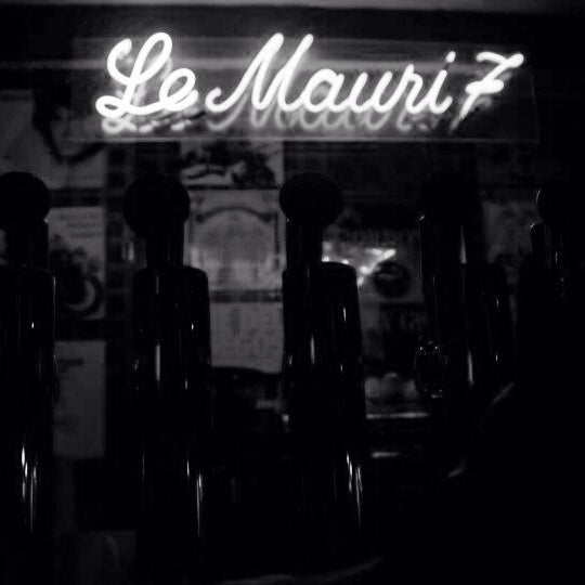 รูปภาพถ่ายที่ Le Mauri 7 โดย Gjin P. เมื่อ 10/20/2013