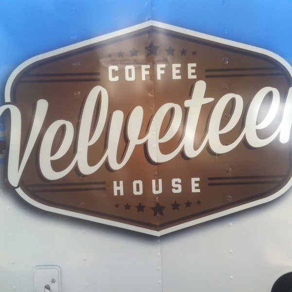 Foto tirada no(a) Velveteen Coffee House por Maggie C P. em 10/9/2013