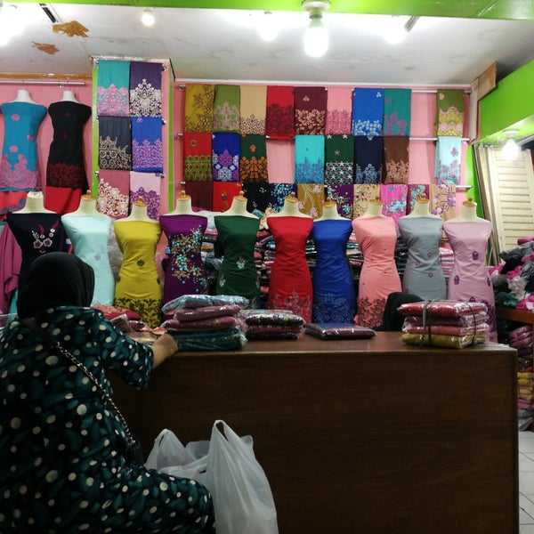 รูปภาพถ่ายที่ Pasar Baru Trade Center โดย Mustaqqeem M. เมื่อ 2/16/2018