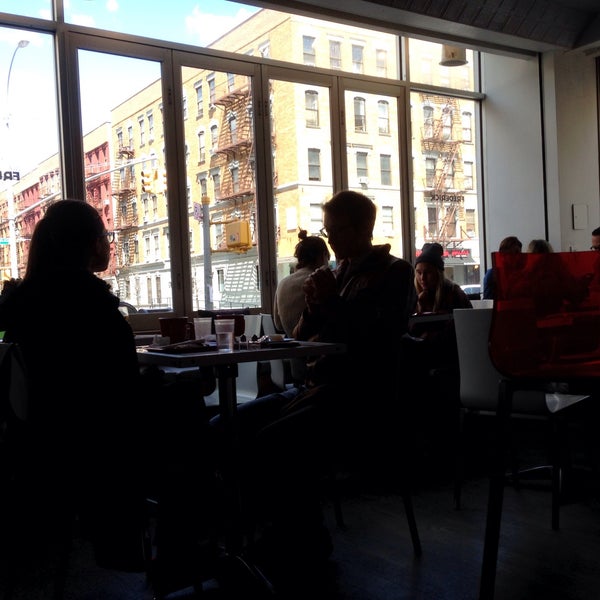 4/26/2015에 Andrew Z.님이 Cafe Frederick Harlem Parlor에서 찍은 사진