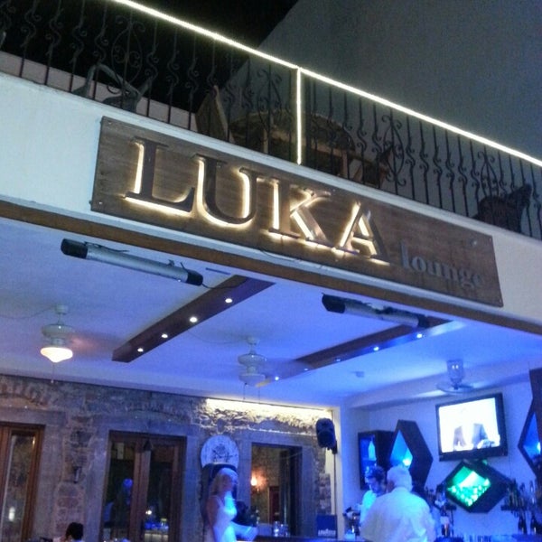 Foto diambil di Luka Lounge &amp; Bar oleh Gizem K. pada 8/18/2013