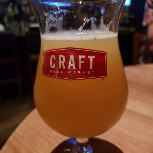 Das Foto wurde bei CRAFT Beer Market von I. Q. am 8/15/2019 aufgenommen