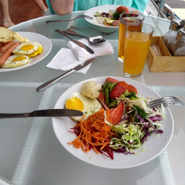 кафе дельфин вднх. кафе ассоль еманжелинск. ресторан в дельфин пэлэс. модели и мы в кафе дельфин. ресторан дельфин спб.