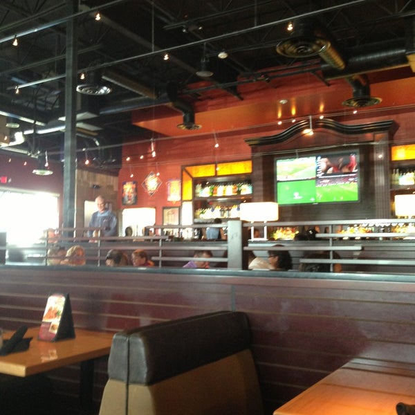 Photo taken at BJ&#39;s Restaurant &amp; Brewhouse by Alejandra R. on 5/18/2013