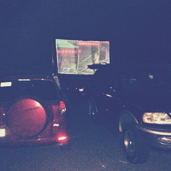 Photo taken at Moonrise Autocinema by Horacio R. on 8/15/2013