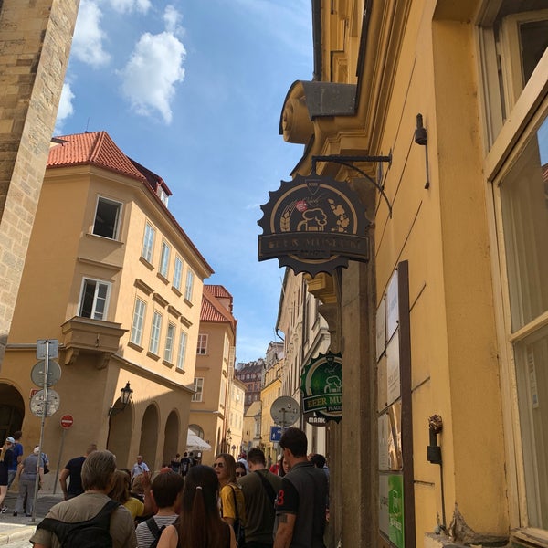 Foto tomada en Czech Beer Museum Prague  por Suzanne N. el 6/17/2019