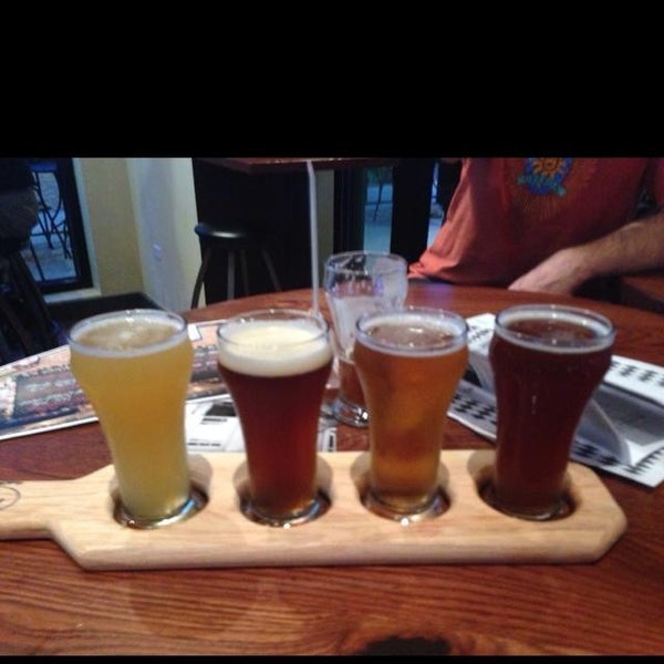 Foto diambil di Beer House oleh Brady D. pada 9/20/2013