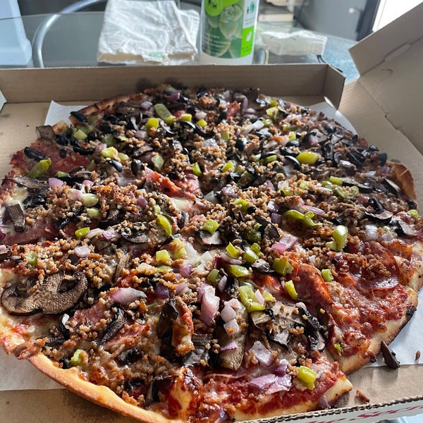 Cicero's Pizza Pizzeria in West Valley