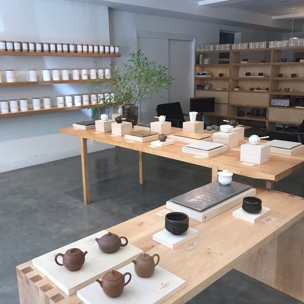 Foto tirada no(a) Song Tea &amp; Ceramics por Megan W. em 9/1/2019