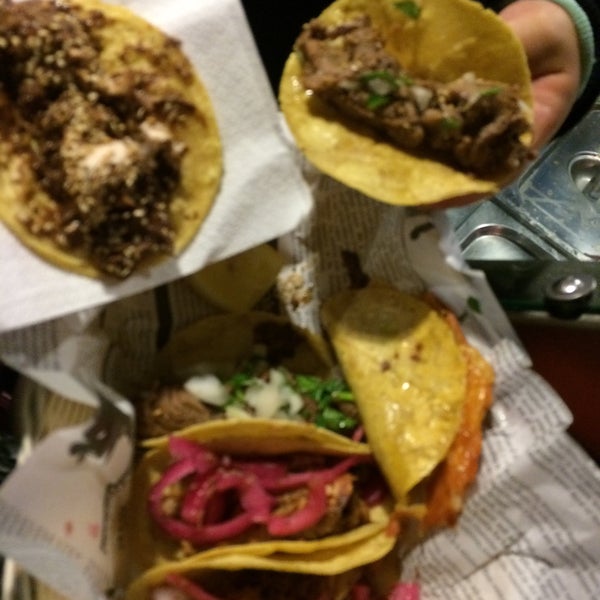 Das Foto wurde bei Tacos Tacos von Alejandra R. am 3/6/2016 aufgenommen