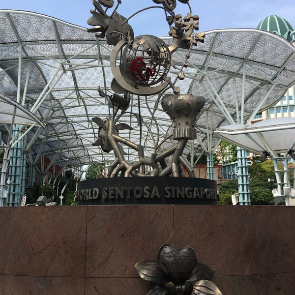 Photo taken at Resorts World Sentosa by Ehab A. on 9/2/2019