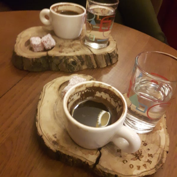 Photo taken at Robert&#39;s Coffee by 🦁 Tolga 🦁 on 6/13/2018