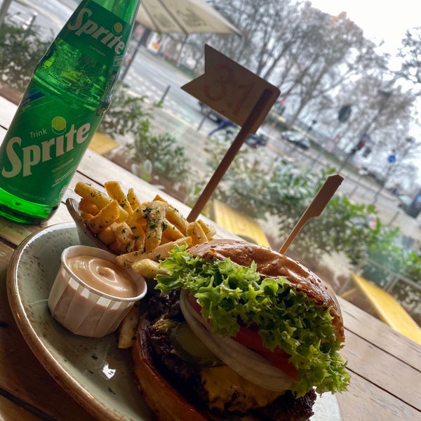 Best burger ever had in Frankfurt 👌🏻