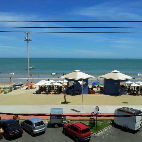 Quiosque 15 - Guarapari, ES

PM's de folga em Guarapari capturam foragido trabalhando em quiosque na praia.