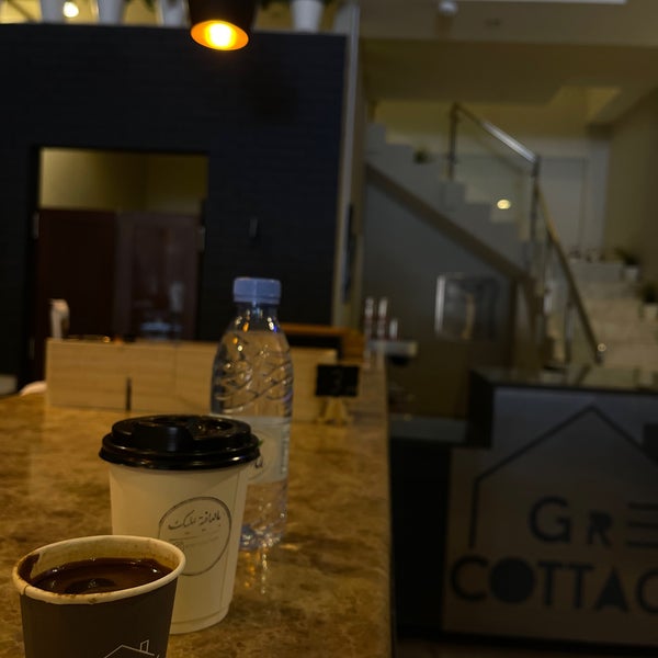 Foto tirada no(a) GREY COTTAGE CAFE por Meshary em 12/8/2020