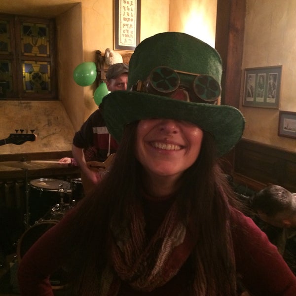 Das Foto wurde bei Shamrock Irish Pub von Kristina am 3/17/2016 aufgenommen