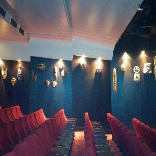 Foto diambil di Ali Poyrazoğlu Tiyatrosu oleh Murat U. pada 8/4/2016
