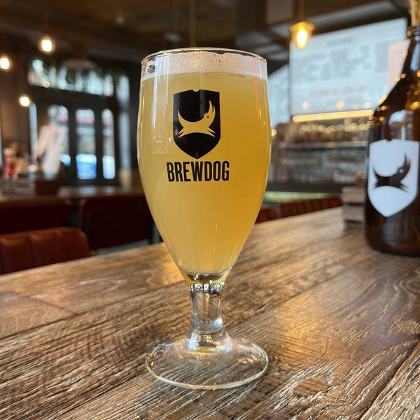 Photo taken at BrewDog Seven Dials by Billy F. on 3/7/2023