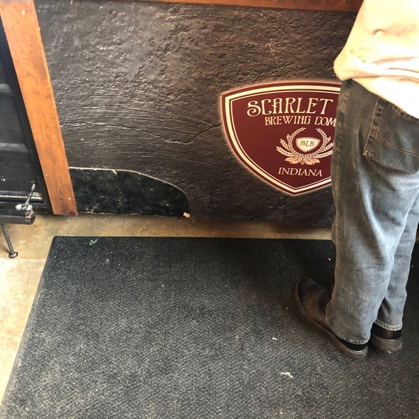 Foto tirada no(a) Scarlet Lane Brewing Company por Mr B. em 9/22/2019