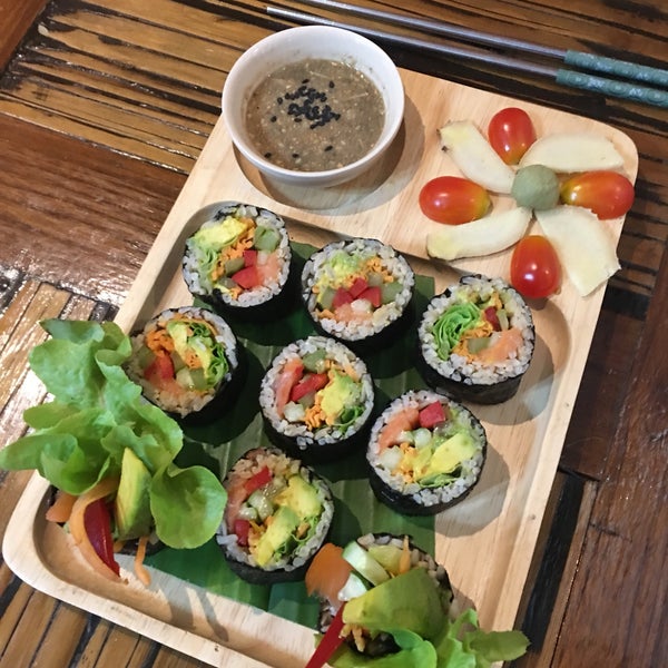 smoked salmon sushi