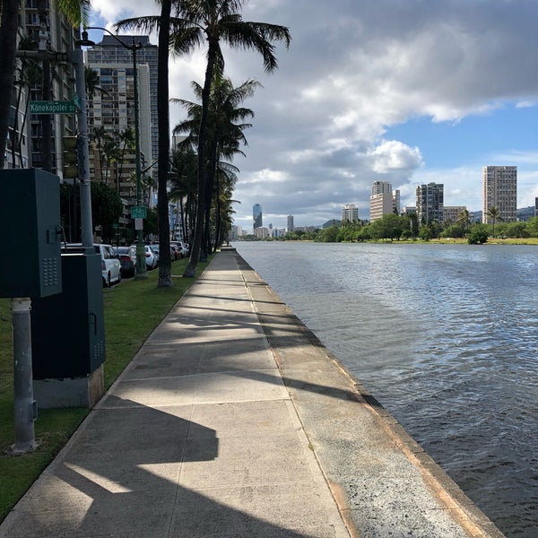 Photo taken at Waikiki Sand Villa Hotel by 126 on 8/10/2019
